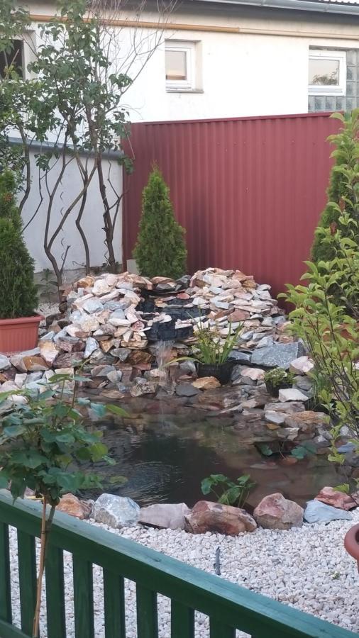 Édenkert Apartmanház Kisvárda Esterno foto