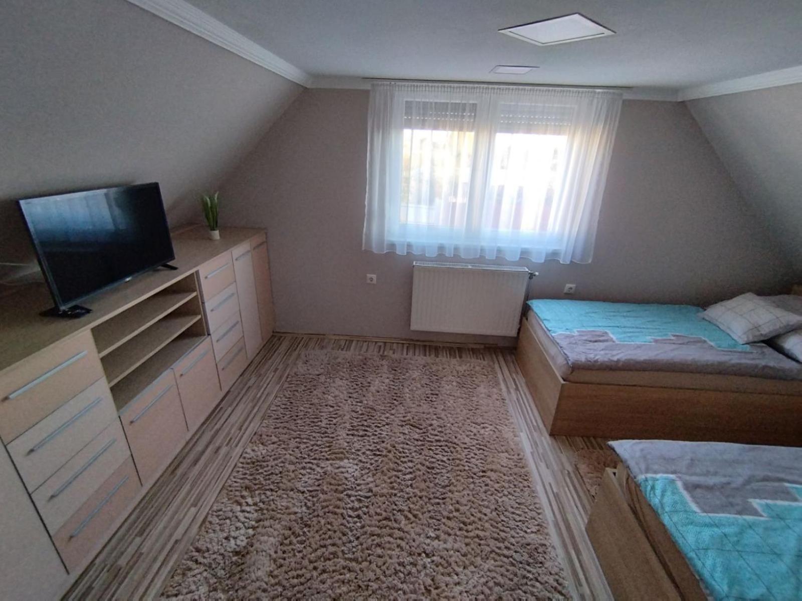 Édenkert Apartmanház Kisvárda Esterno foto