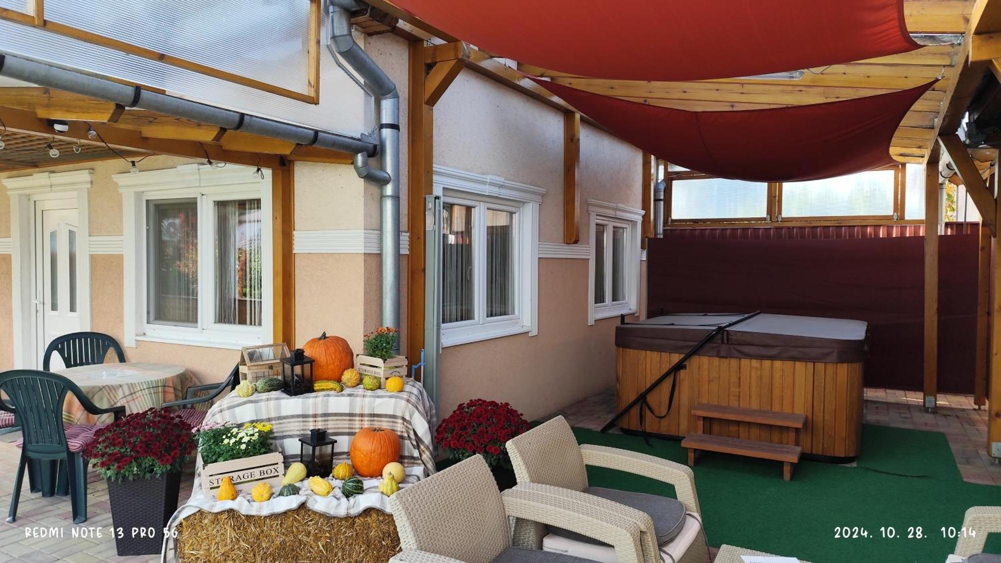Édenkert Apartmanház Kisvárda Esterno foto