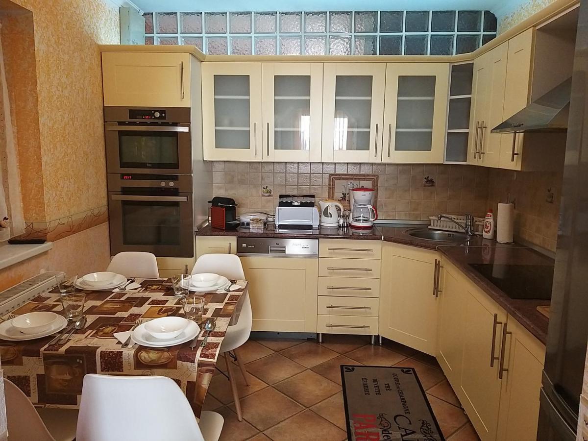 Édenkert Apartmanház Kisvárda Esterno foto