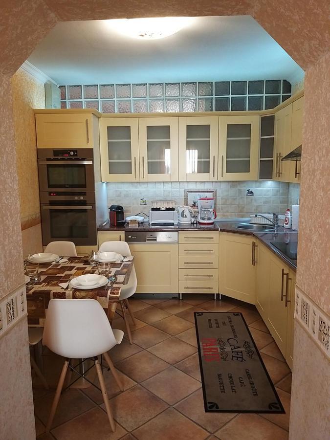 Édenkert Apartmanház Kisvárda Esterno foto