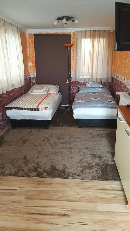 Édenkert Apartmanház Kisvárda Esterno foto